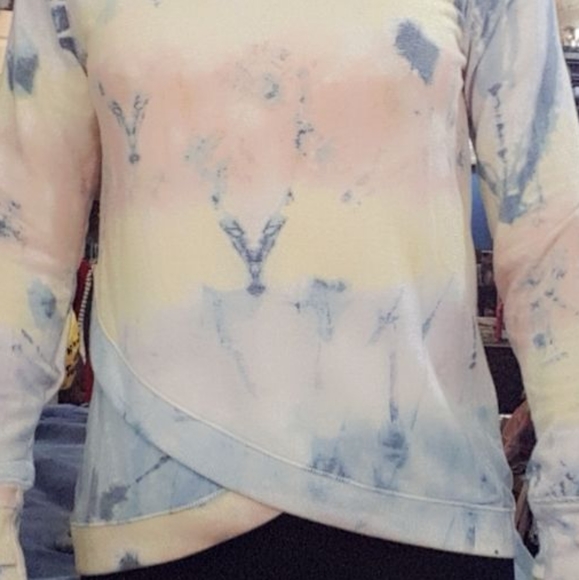 Sale EDDIE BAUER - Tie Dye Infinity Criss Cross Top (Pastel) - Picture 5 of 12